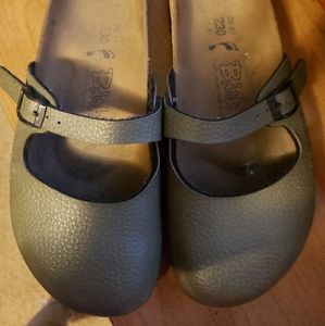 Birkenstocks Birkis 36 Olive Maria Clogs